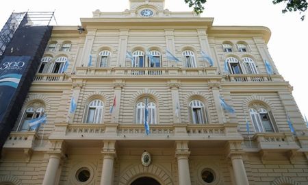 Robo en la Municipalidad de Rosario: se llevaron cables de cobre del Palacio de los Leones. Robo en la Municipalidad de Rosario: se llevaron cables de cobre del Palacio de los Leones.