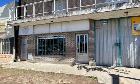 Los delincuentes se llevaron varios millones de pesos en un libricentro de Recreo. Los delincuentes se llevaron varios millones de pesos en un libricentro de Recreo.