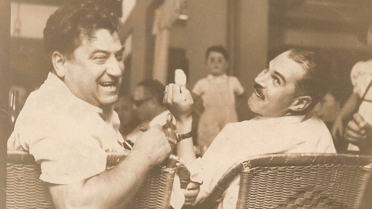 En la Buenos Aires-Caracas de 1948, Marcilla finalizó segundo, a solo 12’41” del ganador, el catalán-cordobés Domingo Toscanito Marimón (Chevrolet, izquierda). Si no se hubiera detenido para ayudar a Fangio la victoria hubiera sido suya y, por tan elevado y desinteresado gesto, a partir de entonces se lo conoció como el Caballero del Camino. En la Buenos Aires-Caracas de 1948, Marcilla finalizó segundo, a solo 12’41” del ganador, el catalán-cordobés Domingo Toscanito Marimón (Chevrolet, izquierda). Si no se hubiera detenido para ayudar a Fangio la victoria hubiera sido suya y, por tan elevado y desinteresado gesto, a partir de entonces se lo conoció como el Caballero del Camino.