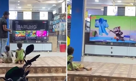 India: un comerciante deja prendido el televisor de la vidriera para que niños sin hogar puedan ver dibujitos India: un comerciante deja prendido el televisor de la vidriera para que niños sin hogar puedan ver dibujitos