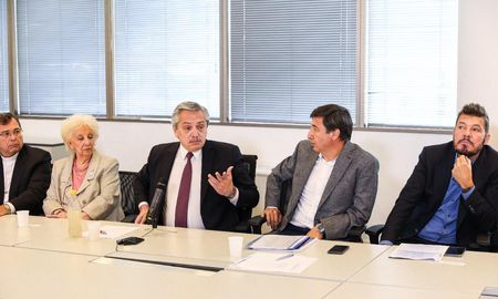 con la presencia de tinelli, alberto fernandez reunio al consejo contra el hambre con la presencia de tinelli, alberto fernandez reunio al consejo contra el hambre