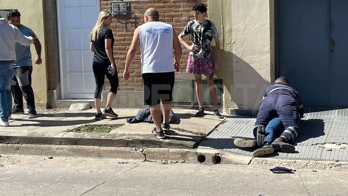 Arresto ciudadano a un ladrón que intentó ingresar a una casa en barrio Barranquitas.