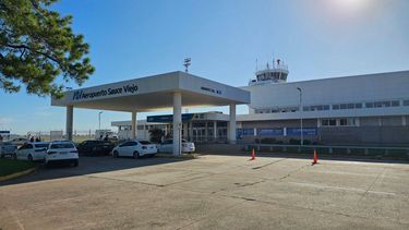 El aeropuerto de Sauce Viejo aumenta su actividad, mediante el desarrollo sostenido gestado desde el gobierno provincial.