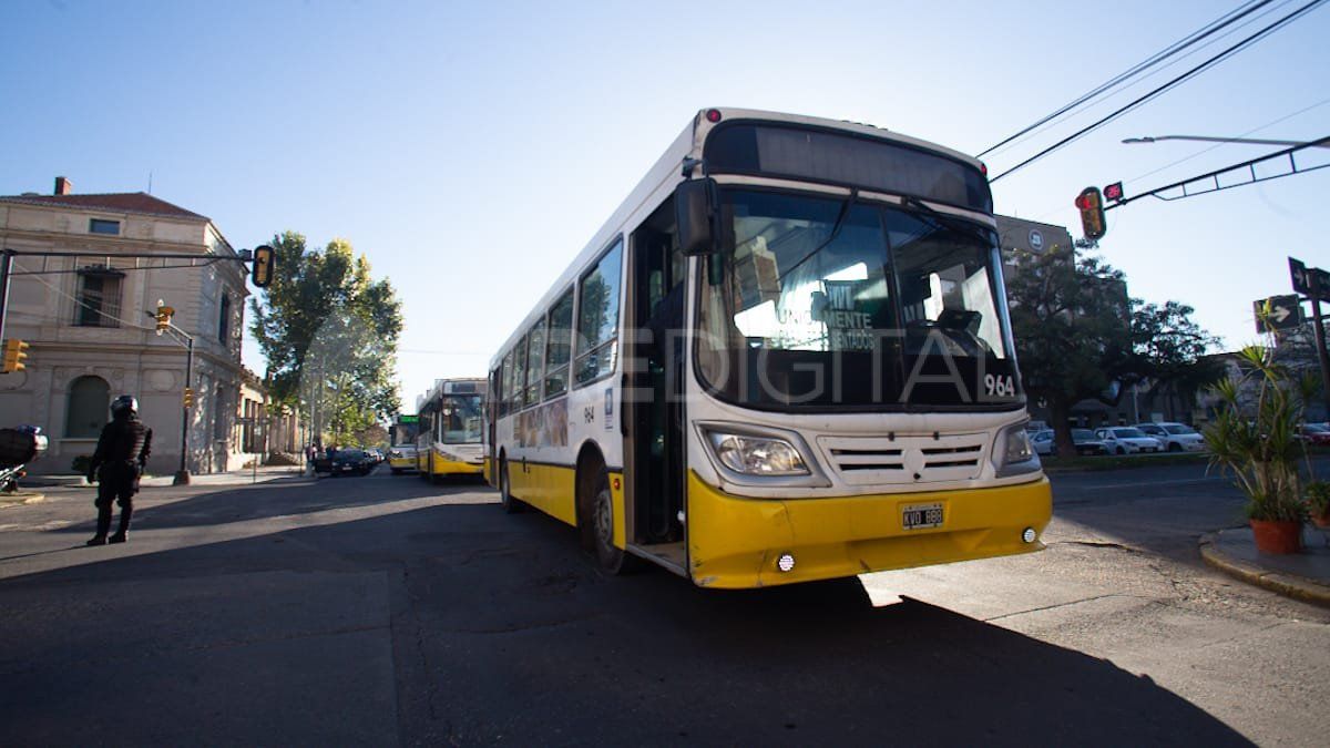 Los choferes de colectivos se concentrar&aacute;n con sus coches en Casa de Gobierno