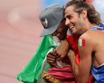 por primera vez en 113 anos, dos atletas comparten el oro olimpico