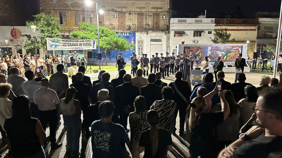 El acto se realizó en la Plaza del Soldado de la ciudad de Santa Fe (1/3).&nbsp;