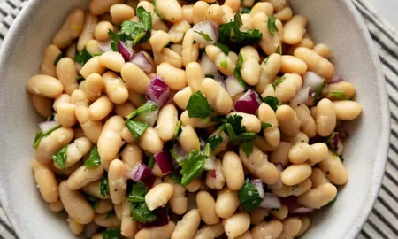 Una bomba de proteínas y fibra: así es la ensalada que te fortalece los músculos y mejora tu salud intestinal Una bomba de proteínas y fibra: así es la ensalada que te fortalece los músculos y mejora tu salud intestinal