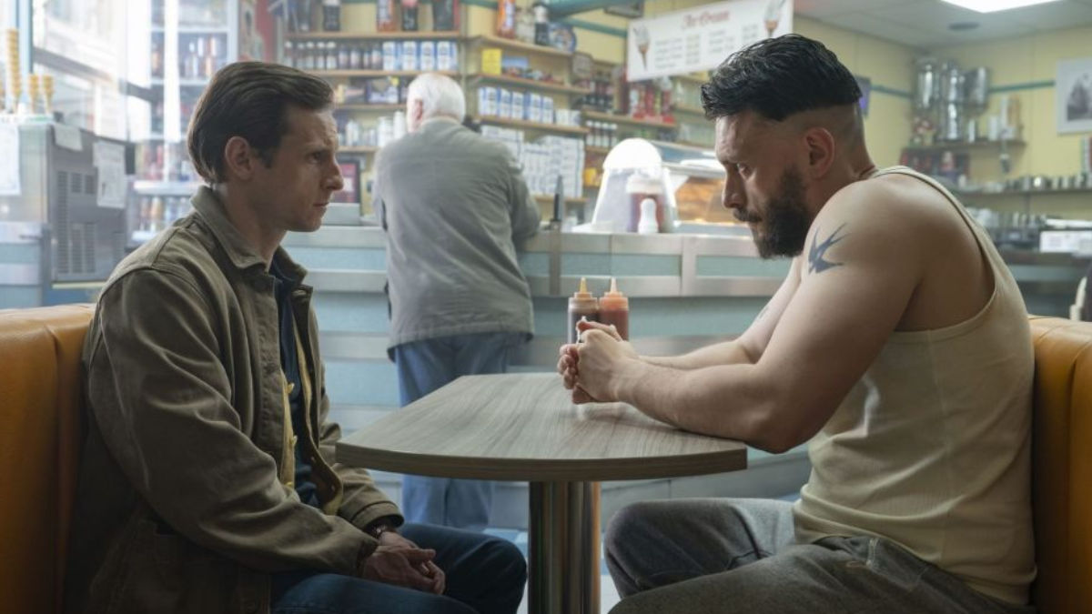 Jamie Bell y Richard Gadd, cara a cara en un momento de tensa calma en Half Man de HBO. Jamie Bell y Richard Gadd, cara a cara en un momento de tensa calma en Half Man de HBO.