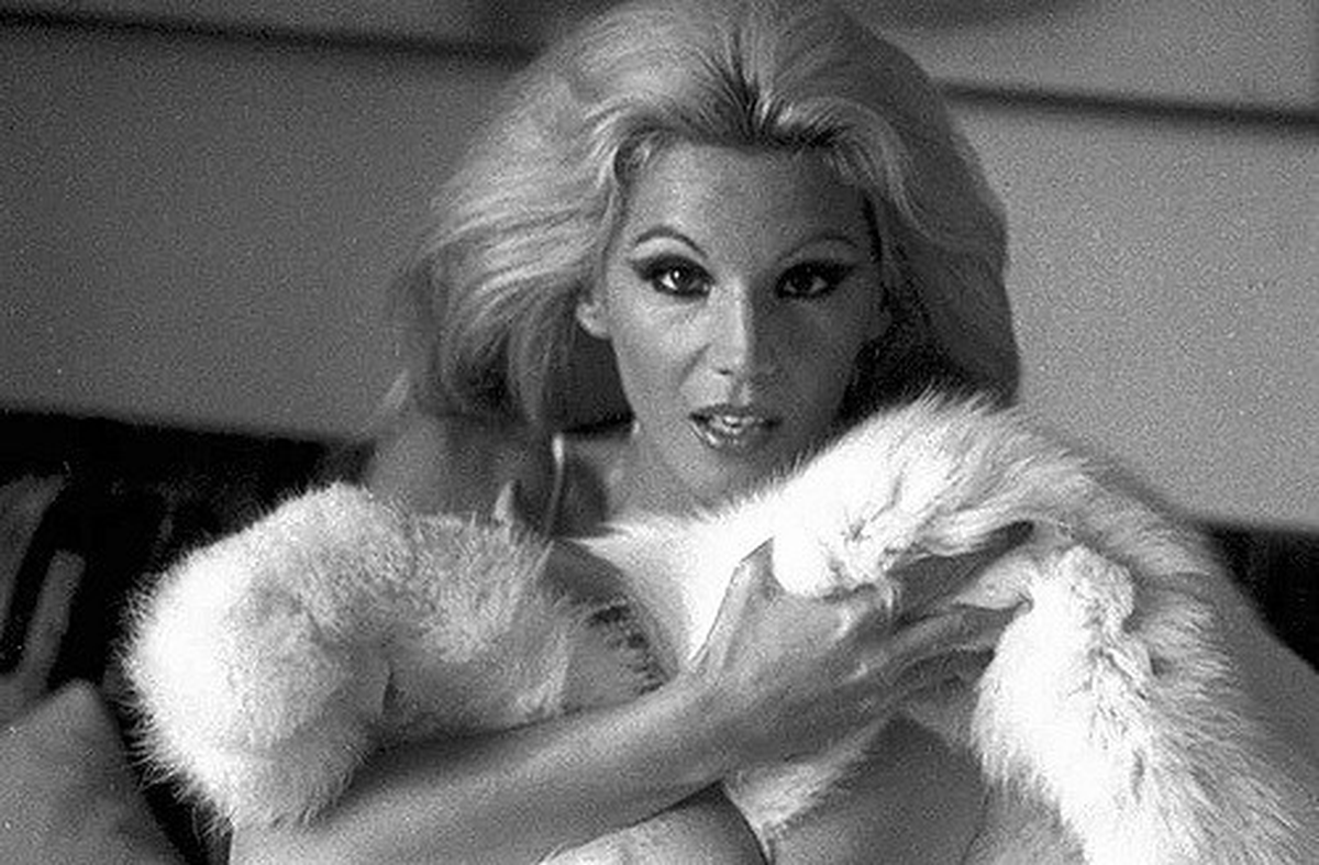 Luego de más de sesenta años de carrera, Susana Giménez se despidió de los escenarios. Luego de más de sesenta años de carrera, Susana Giménez se despidió de los escenarios.