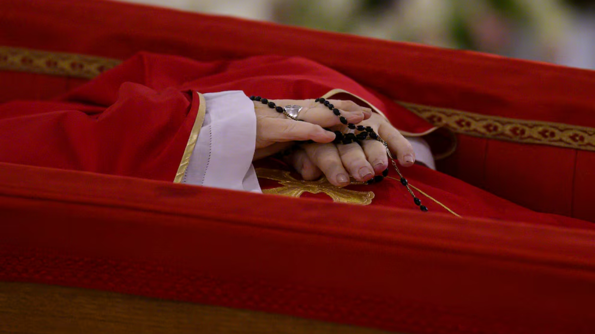 La fotografía fue tomada en la capilla de la Casa Santa Marta