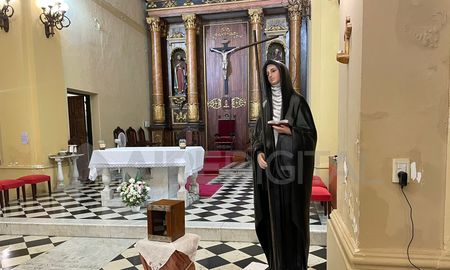 La imagen de Mamá Antula fue bendecida durante una misa de acción de gracias y quedará en la Catedral Metropolitana de Santa Fe. La imagen de Mamá Antula fue bendecida durante una misa de acción de gracias y quedará en la Catedral Metropolitana de Santa Fe.