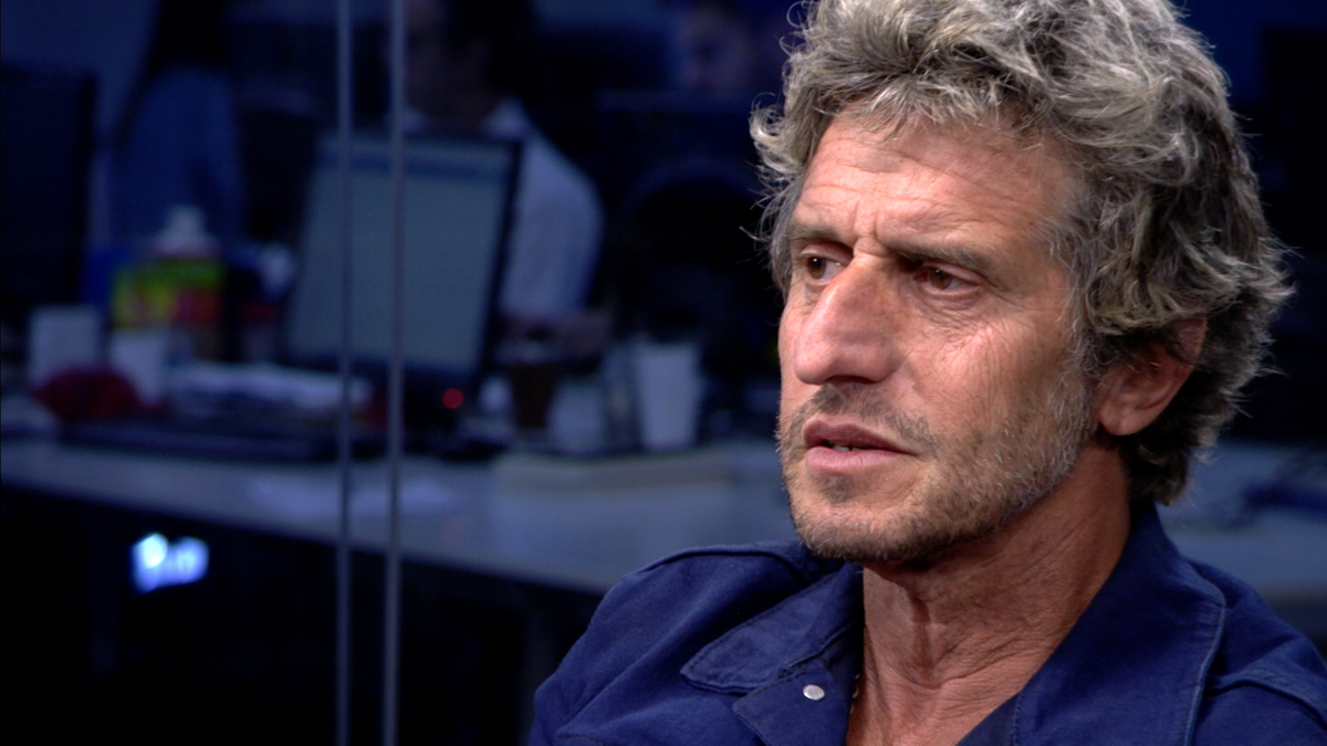 Diego Peretti dirigirá su primera película en colaboración con Hernán Casciari y Orsai Audiovisuales. Diego Peretti dirigirá su primera película en colaboración con Hernán Casciari y Orsai Audiovisuales.