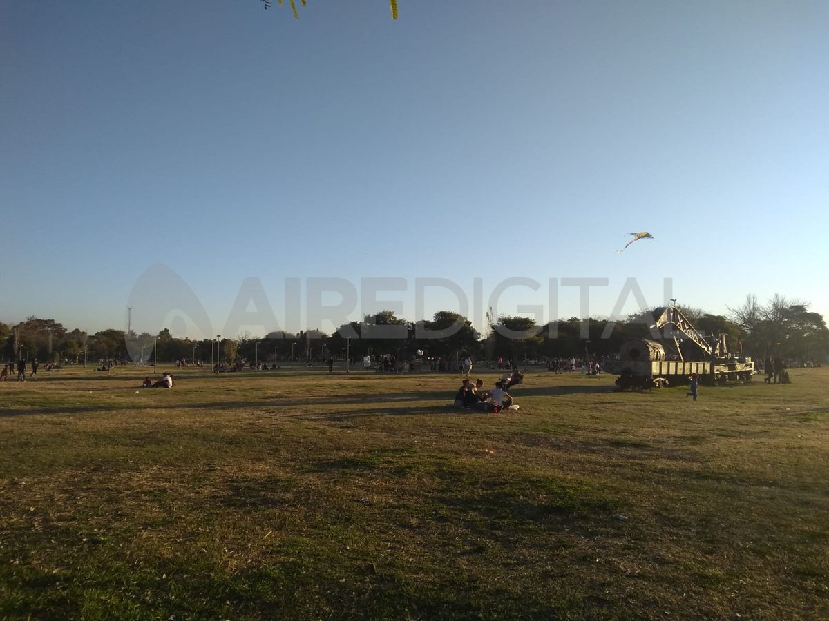 El domingo 28 desde las 16.30 se realizará el segundo encuentro de “Es cosa de barrio”, la gran kermés que organiza la Municipalidad junto a instituciones, vecinos y vecinas, y que comenzó en el Parque Federal. El domingo 28 desde las 16.30 se realizará el segundo encuentro de “Es cosa de barrio”, la gran kermés que organiza la Municipalidad junto a instituciones, vecinos y vecinas, y que comenzó en el Parque Federal.