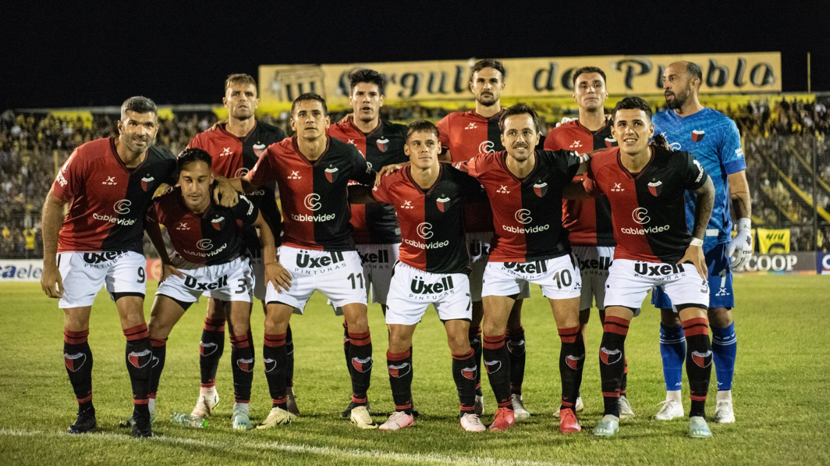 Colón se despidió del invicto ante Almirante Brown: pagó caro los errores y sufrió el arbitraje de Ceballos