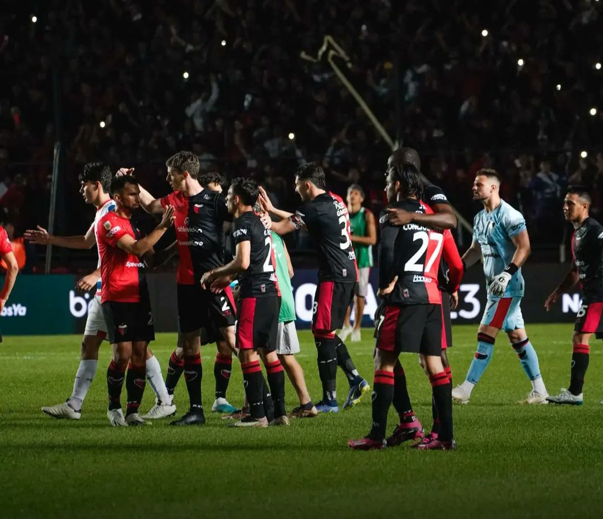 Colón venció 3-1 a Argentinos Juniors y ya piensa en el clásico del próximo domingo ante Unión.