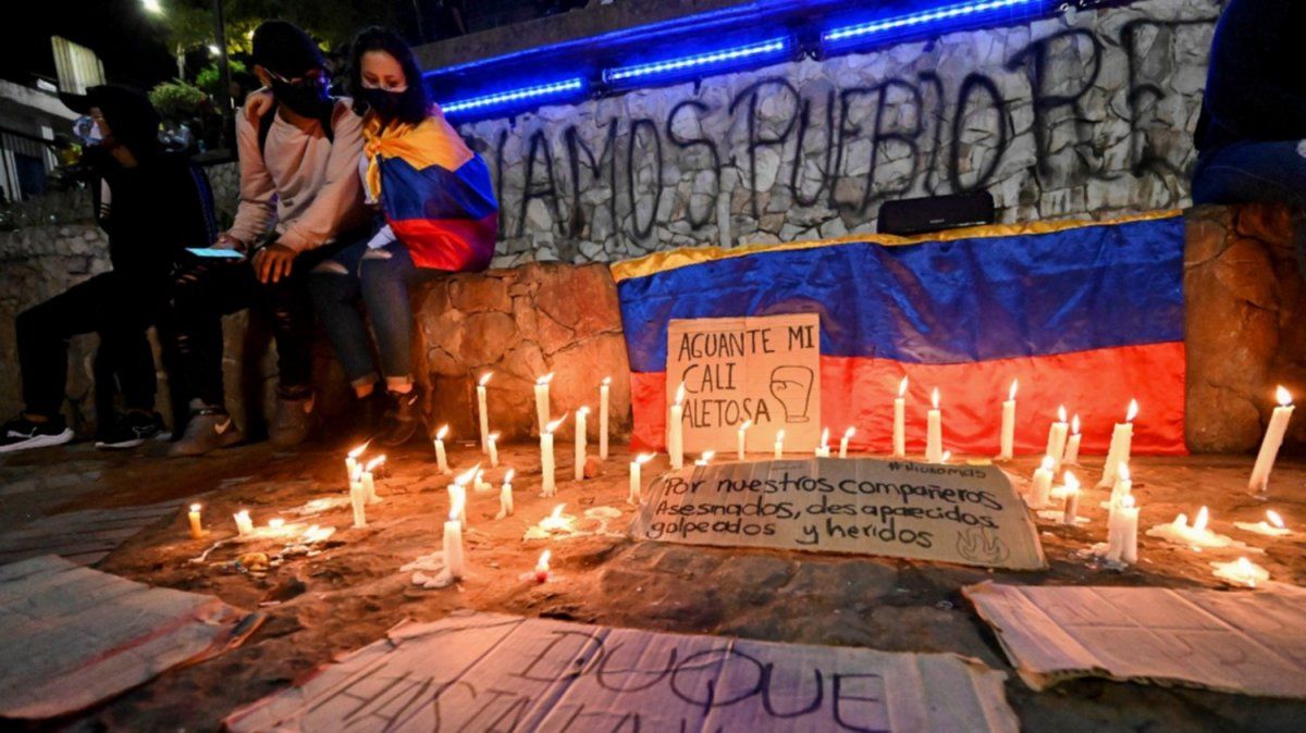 Aunque el Gobierno del presidente Iván Duque retiró la resistida reforma y prometió redactar otra y que el ministro de Haciendo presentó su renuncia, el Comité Nacional del Paro, que agrupa a unas 40 organizaciones, redobló este martes la apuesta.