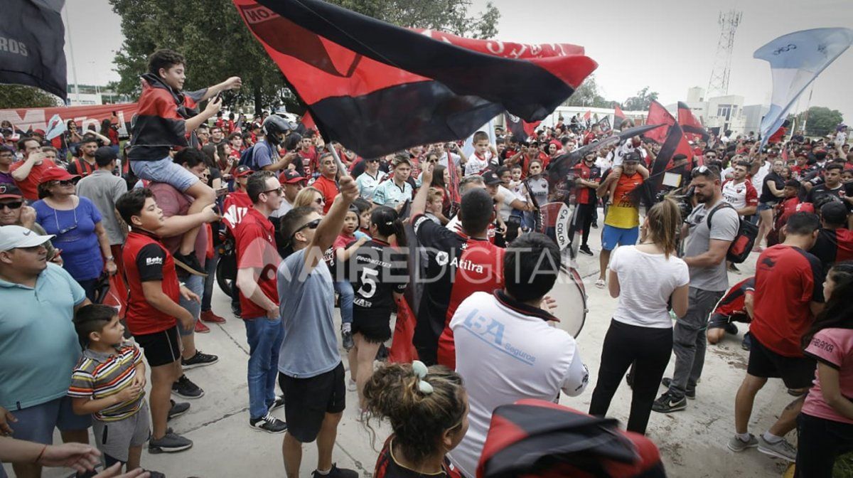 Las 37 mejores fotos de la multitudinaria despedida al plantel de Colón
