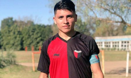 Facundo Farías, de 17 años, se fracturó el quinto metatarsiano de su pie izquierdo y será operado para encarar la rehabilitación. Facundo Farías, de 17 años, se fracturó el quinto metatarsiano de su pie izquierdo y será operado para encarar la rehabilitación.