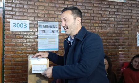 “La gente está dolida, hay muchos problemas económicos y hay mucha angustia que hay que transformar en esperanza”, señaló Petri. “La gente está dolida, hay muchos problemas económicos y hay mucha angustia que hay que transformar en esperanza”, señaló Petri.