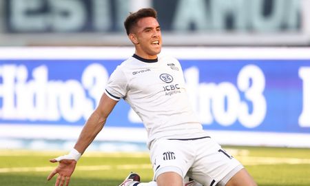 Talleres fue implacable en el Kempes y profundizó la crisis en San Lorenzo. Talleres fue implacable en el Kempes y profundizó la crisis en San Lorenzo.