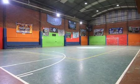 Un hombre falleció luego de discusión mientras observaba a su hijo en un partido de fútbol infantil. Un hombre falleció luego de discusión mientras observaba a su hijo en un partido de fútbol infantil.