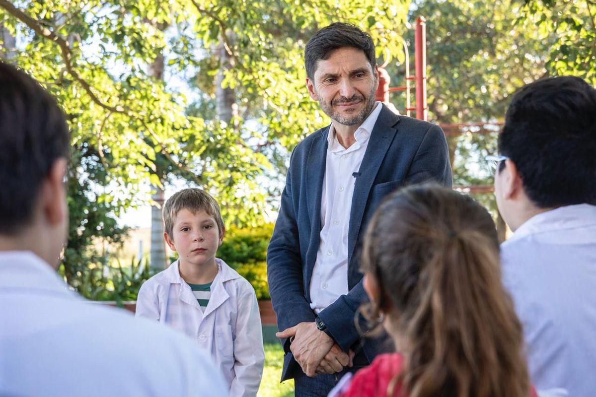 El gobernador Maximiliano Pullaro recorrió distintas localidades de los departamentos Castellanos y San Cristóbal.