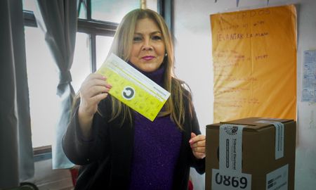 La candidata a concejal de Santa Fe por La Libertad Avanza, Ana Cantiani, votó este domingo por la mañana en la escuela Bustamante. La candidata a concejal de Santa Fe por La Libertad Avanza, Ana Cantiani, votó este domingo por la mañana en la escuela Bustamante.