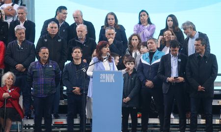 Aire de Santa Fe | cristina kirchner plaza de mayo 03.jpg