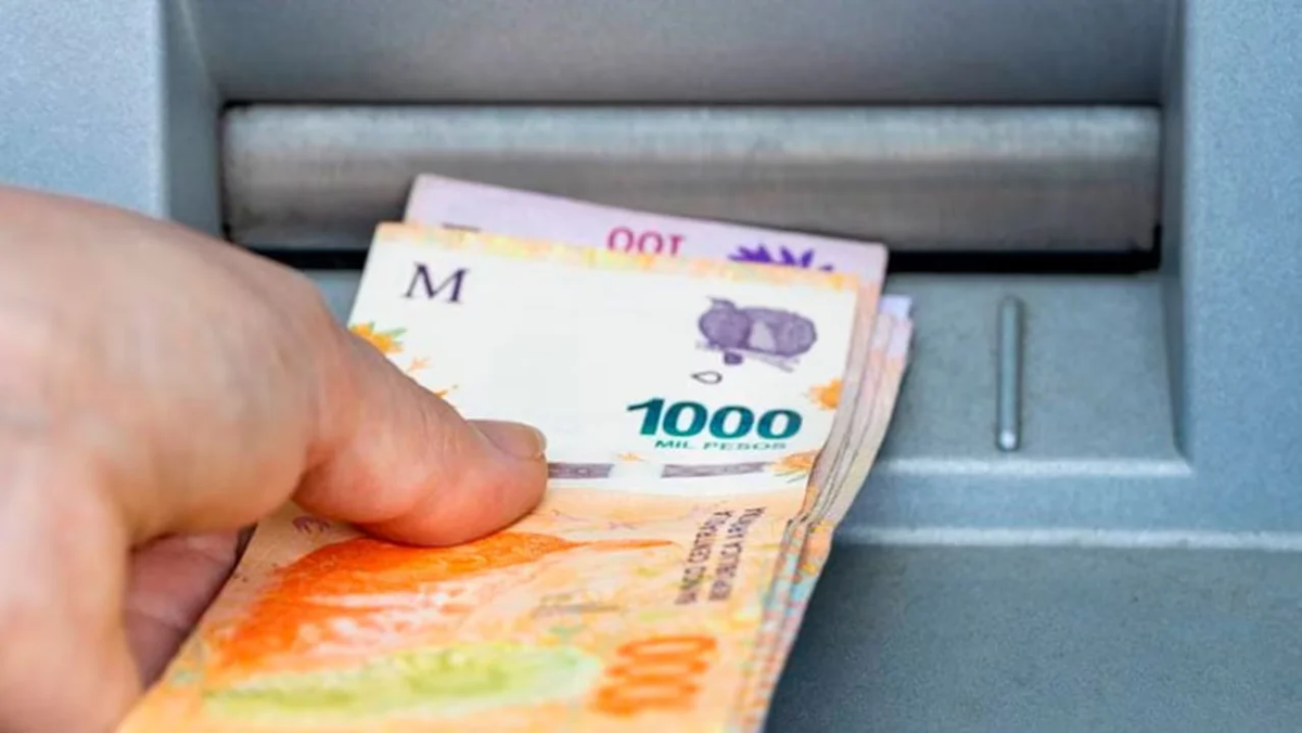 Tres grupos de beneficiarios de Anses recibirán el medio aguinaldo de diciembre. Tres grupos de beneficiarios de Anses recibirán el medio aguinaldo de diciembre.