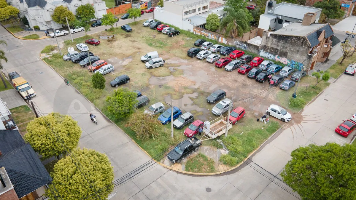 A poco de cumplirse tres años desde las primeras subastas de estos 22 lotes, apenas 5 de los 13 inversores privados iniciaron algún tipo de obra o cuentan con permisos municipales para hacerlo.