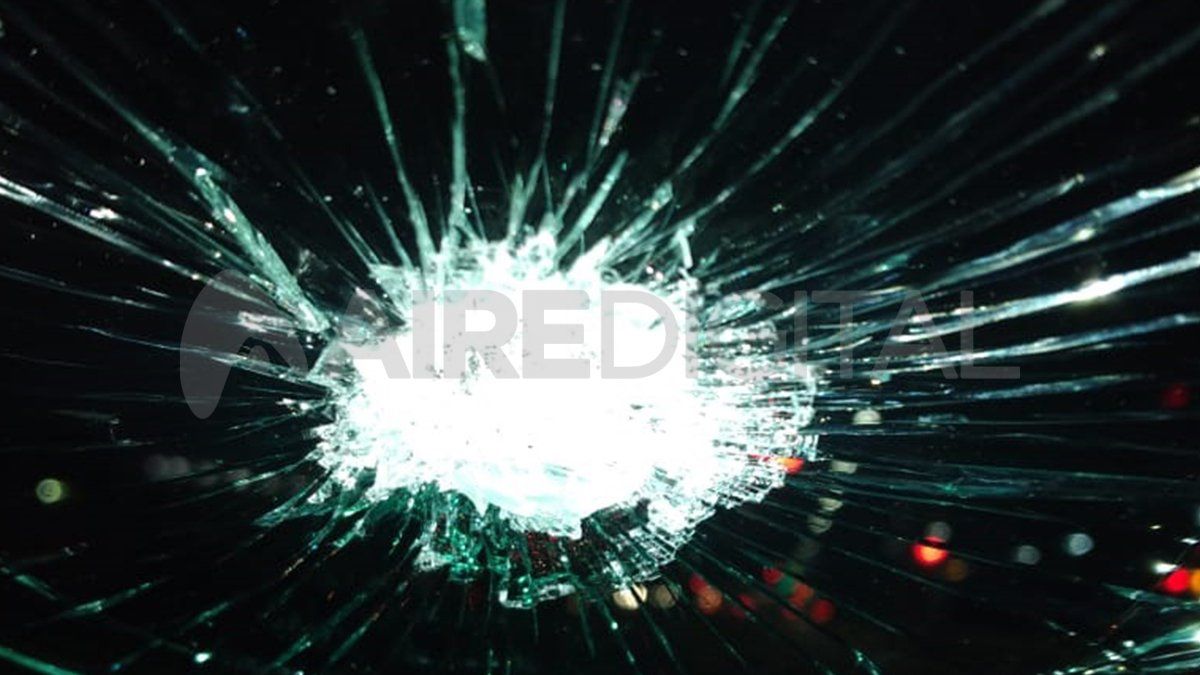 El chofer, que afortunadamente no sufrió heridas, sostuvo que el disparo no trajo mayores consecuencias “porque no tomó recorrido suficiente, si no yo ya sería una estadística”.