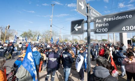 La protesta fue en las inmediaciones de Av. Perón e Iturraspe. La protesta fue en las inmediaciones de Av. Perón e Iturraspe.