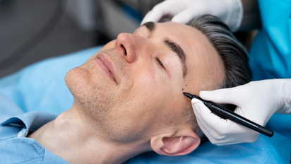 La Justicia obligó a una prepaga a pagar una cirugía de feminización facial