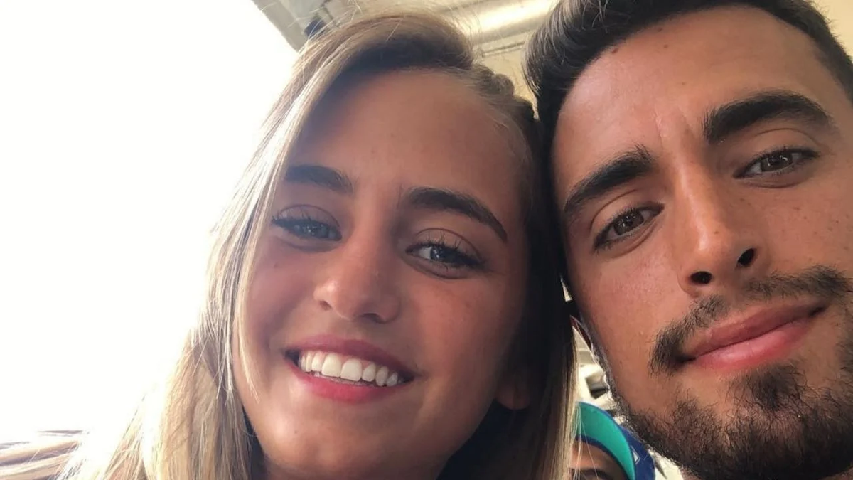 Sabrina fue acusada de serle infiel a Brian dentro de la casa de Gran Hermano. Sabrina fue acusada de serle infiel a Brian dentro de la casa de Gran Hermano.