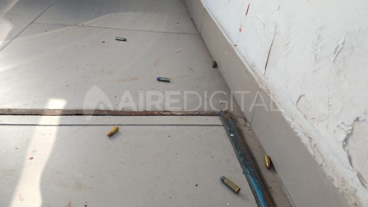 Seis balas desparramadas en el piso de la casa de Avellaneda al 3000