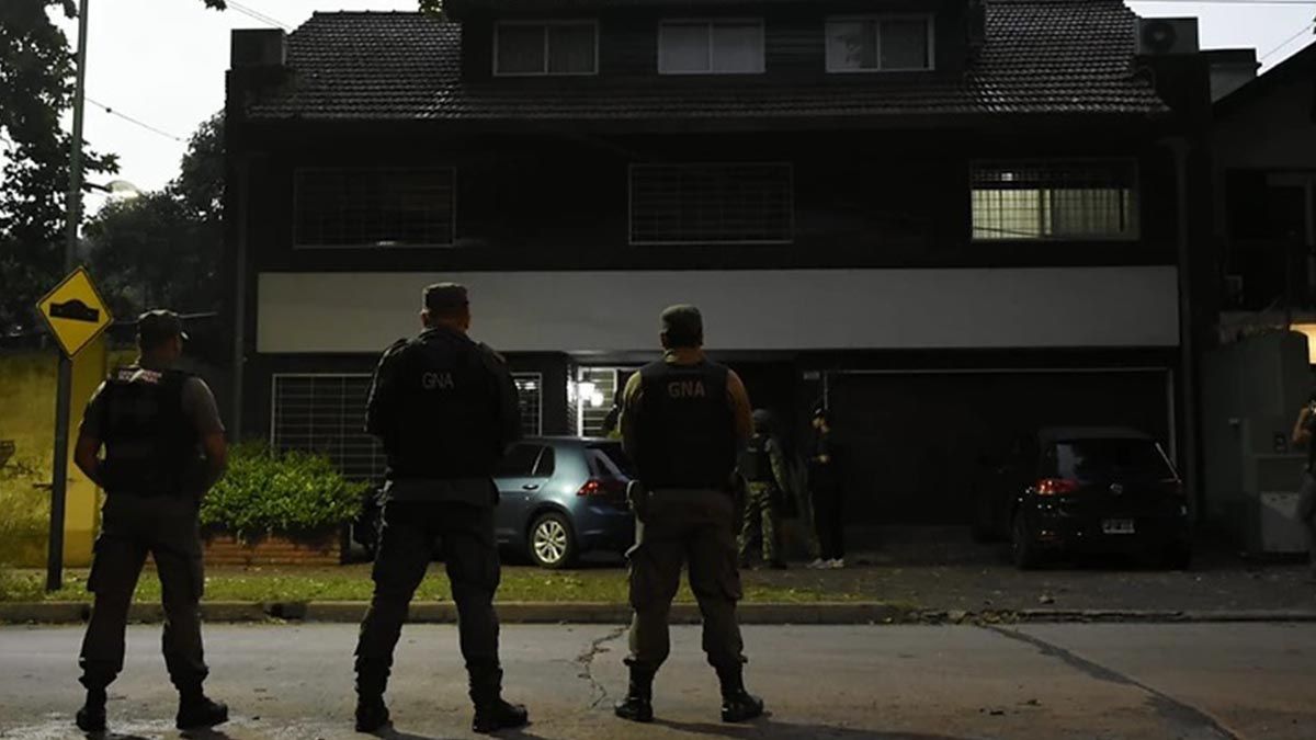 Piden juzgar a los policías de la Federal que se robaron casi de 800 mil dólares del Clan Loza