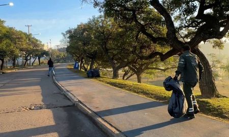 Empleados municipales, cooperativas y la empresa Cliba realizaron tareas de limpieza. Empleados municipales, cooperativas y la empresa Cliba realizaron tareas de limpieza.