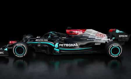 Mercedes presentó el nuevo modelo de monoplaza con el que correrán Lewis Hamilton y Valtteri Bottas en la Fórmula 1. Mercedes presentó el nuevo modelo de monoplaza con el que correrán Lewis Hamilton y Valtteri Bottas en la Fórmula 1.