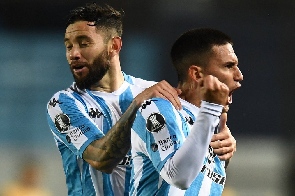 Racing venció pero no alcanzó la punta de su grupo en la Copa Libertadores por un solo gol de diferencia.