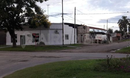 La comuna se encuentra ubicada en avenida San Martín al 196, frente a una Comisaría. La comuna se encuentra ubicada en avenida San Martín al 196, frente a una Comisaría.