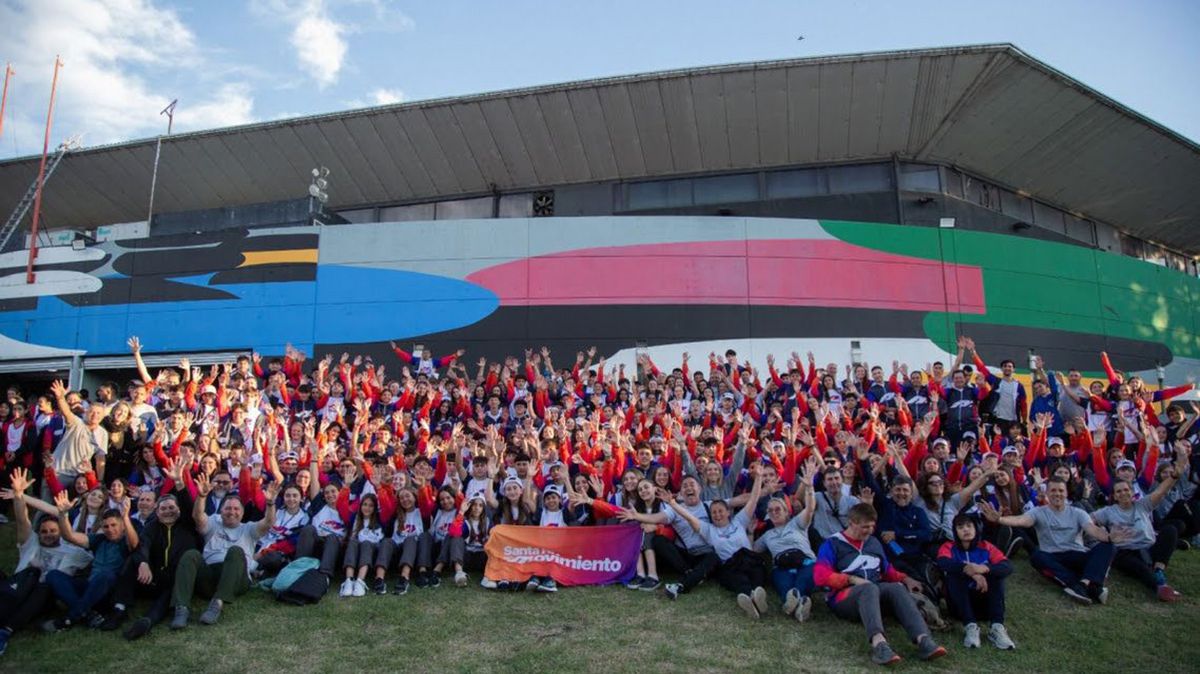 Santa Fe en Movimiento convoca a infancias, jóvenes y personas mayores a participar de actividades deportivas, recreativas y educativas en todo el territorio. Santa Fe en Movimiento convoca a infancias, jóvenes y personas mayores a participar de actividades deportivas, recreativas y educativas en todo el territorio.