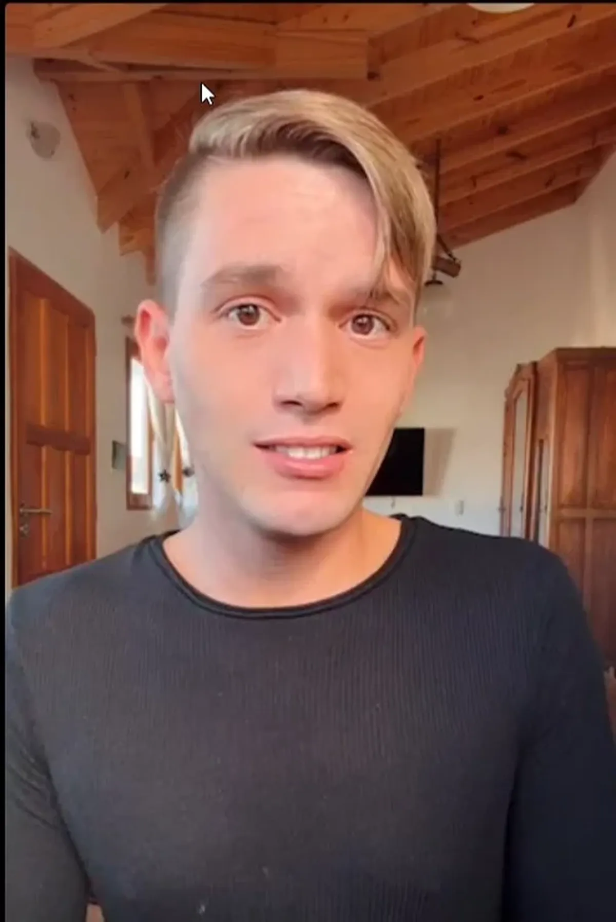 “Durante mucho tiempo me sentí culpable por esa primer noche en la que estuvimos juntos y él me viola”, aseguró Lucas Benvenuto y agregó que Jey Mammon tuvo "formas de actuar muy crueles".