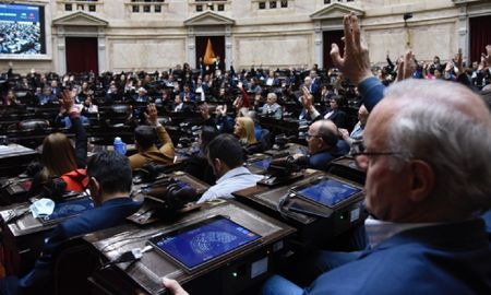 El documento que repudia el ataque que sufrió la vicepresidenta Cristina Fernández de Kirchner fue votado por amplia mayoría. El documento que repudia el ataque que sufrió la vicepresidenta Cristina Fernández de Kirchner fue votado por amplia mayoría.