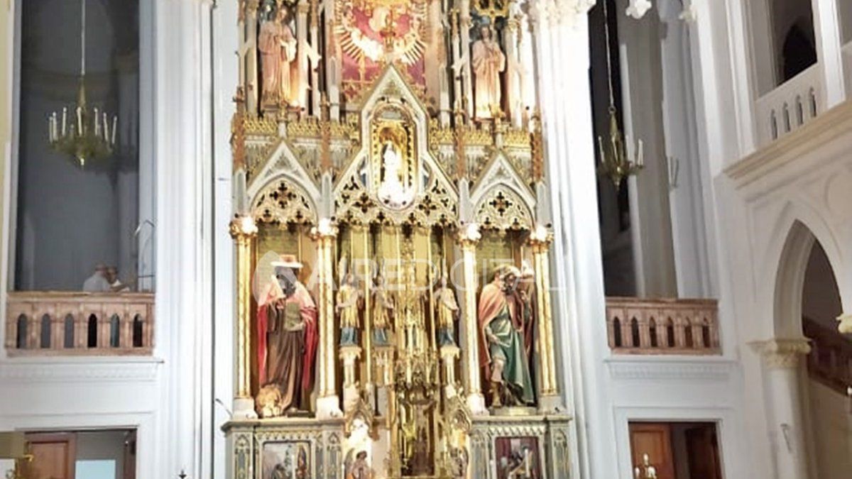 Histórica Fiesta de la Virgen de Guadalupe: la estampa que dio lugar a su devoción bajó al altar
