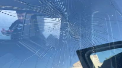 Detuvieron a un limpiavidrios en Córdoba tras una pelea y daños a un patrullero