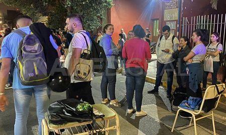 Alrededor de las 19 de este viernes, el tránsito se vio interrumpido. Alrededor de las 19 de este viernes, el tránsito se vio interrumpido.