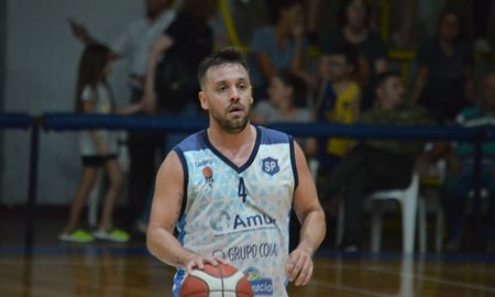 Santa Paulo de Gálvez recibe este miércoles a Paracao en un partido clave por la Liga Federal de básquet. Santa Paulo de Gálvez recibe este miércoles a Paracao en un partido clave por la Liga Federal de básquet.