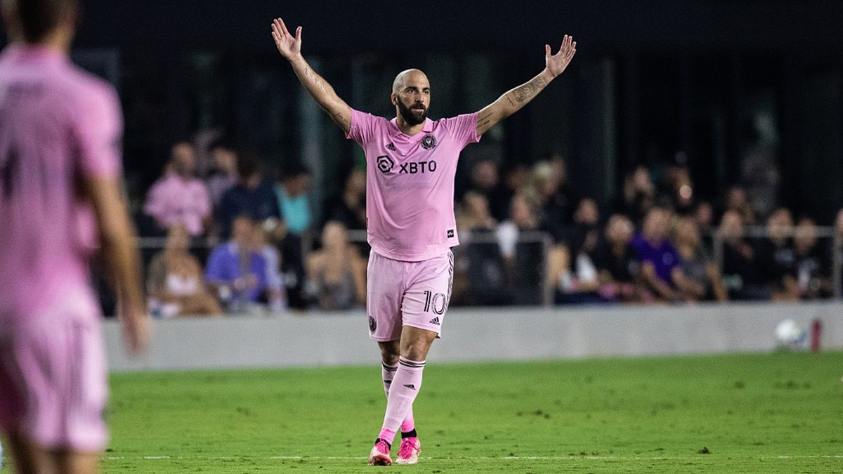 Gonzalo Higuaín decidió colgar los botines en octubre del 2022. Gonzalo Higuaín decidió colgar los botines en octubre del 2022.