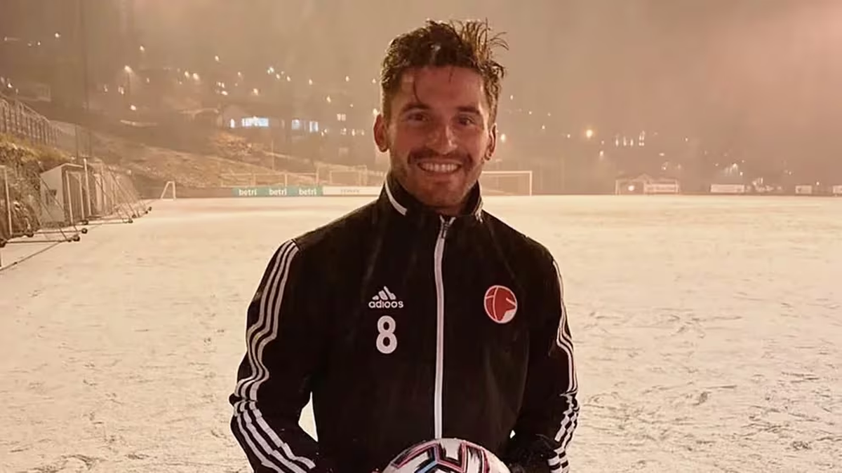 Santiago Lebus, de 27 años, nació en Santo Tomé el 18 de julio de 1996. Santiago Lebus, de 27 años, nació en Santo Tomé el 18 de julio de 1996.