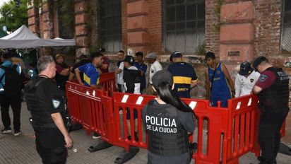 Casi cien trapitos demorados y varios detenidos durante el Superclásico entre Boca y River en La Bombonera